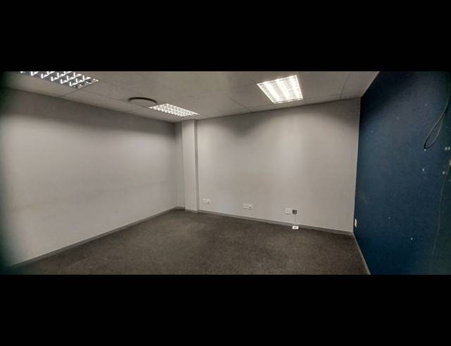 335M² OFFICE TO LET IN SANDHURST
